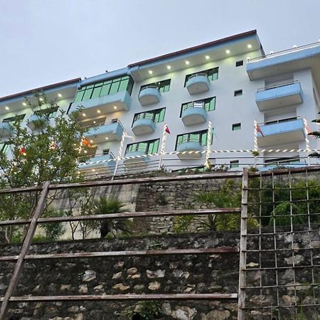 Bojinee Nagarkot Resort Dış mekan fotoğraf