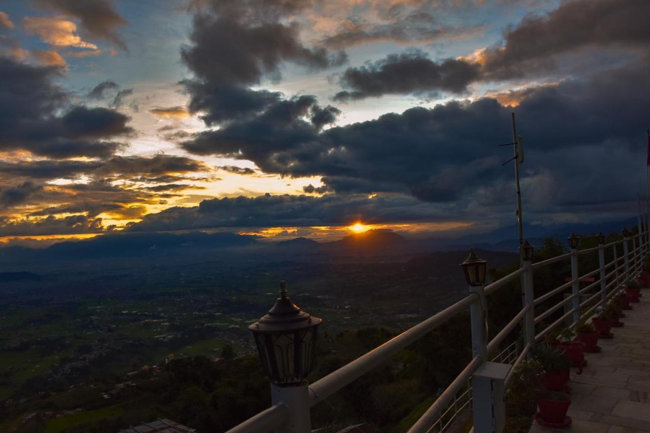 Bojinee Nagarkot Resort Dış mekan fotoğraf