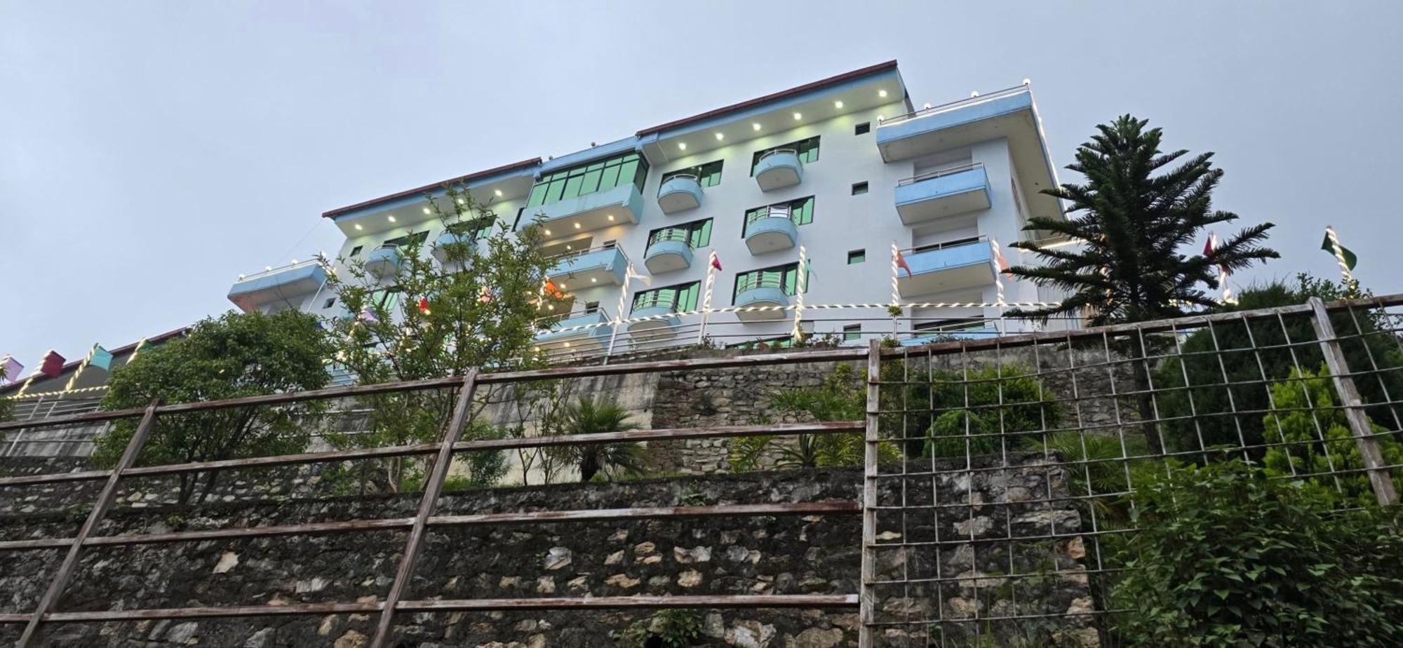 Bojinee Nagarkot Resort Dış mekan fotoğraf